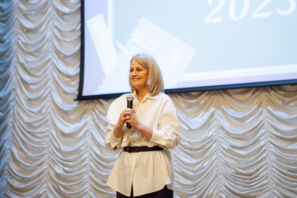 Торжественное закрытие Года педагога и наставника состоялось в Елабужском институте КФУ Торжественное закрытие Года педагога и наставника состоялось в Елабужском институте КФУ