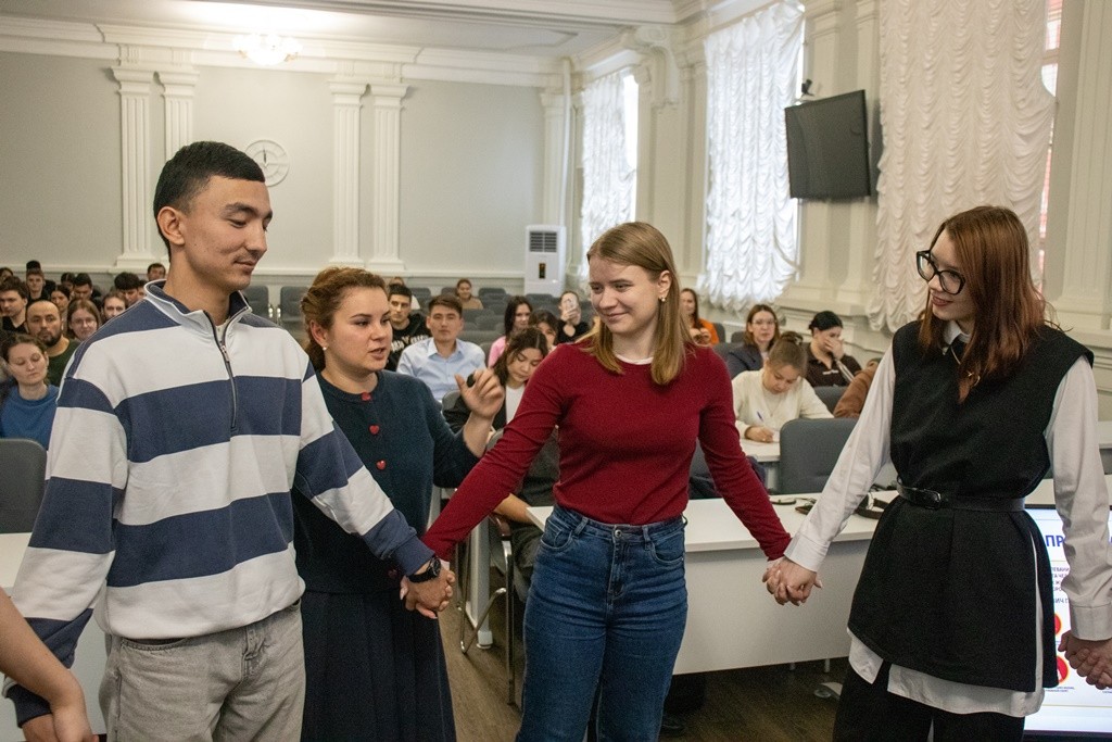 В Елабужском институте КФУ состоялась встреча с врачом В Елабужском институте КФУ состоялась встреча с врачом