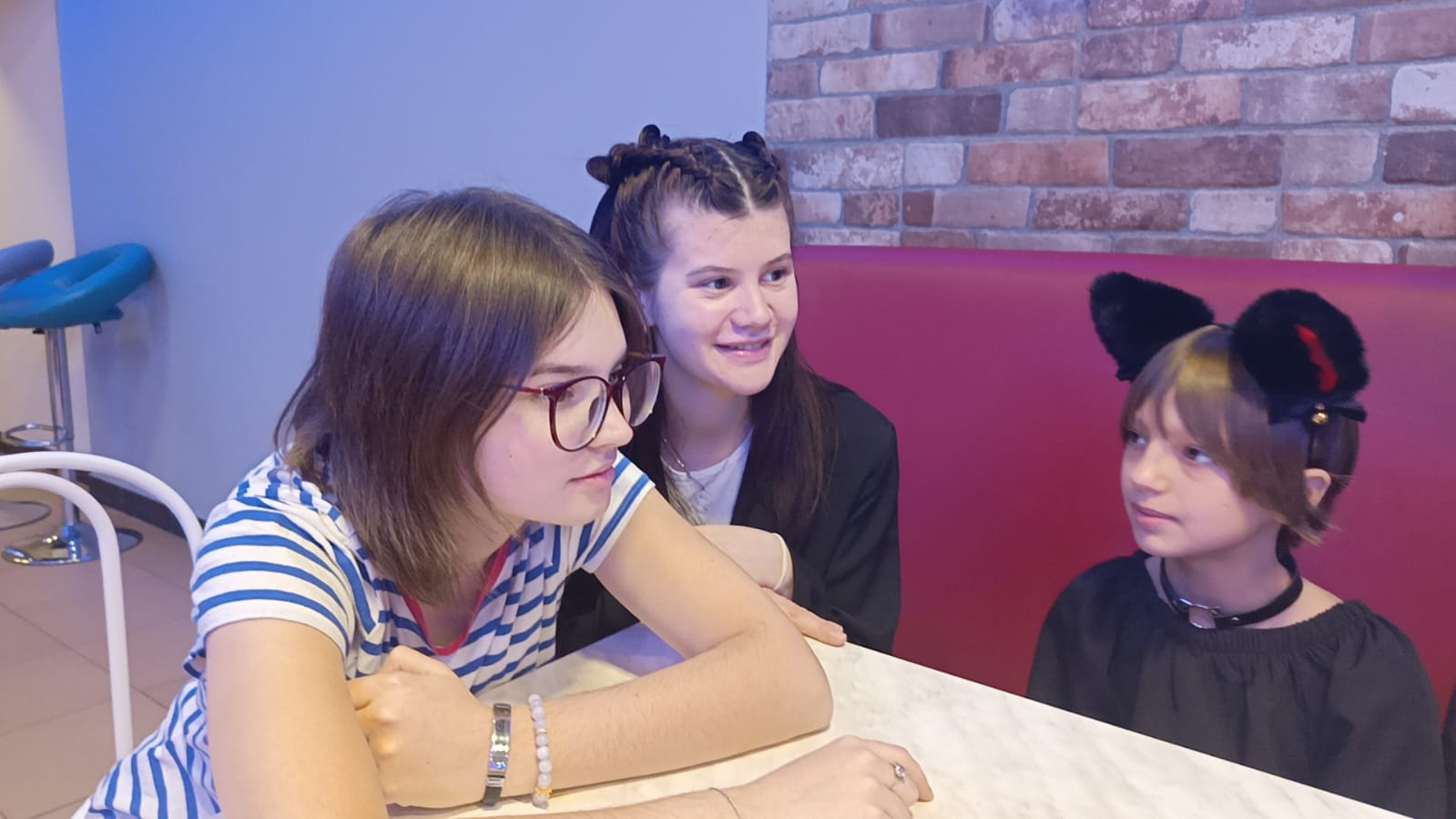 В детском театре 'Радуга' прошел новогодний праздник В детском театре 'Радуга' прошел новогодний праздник