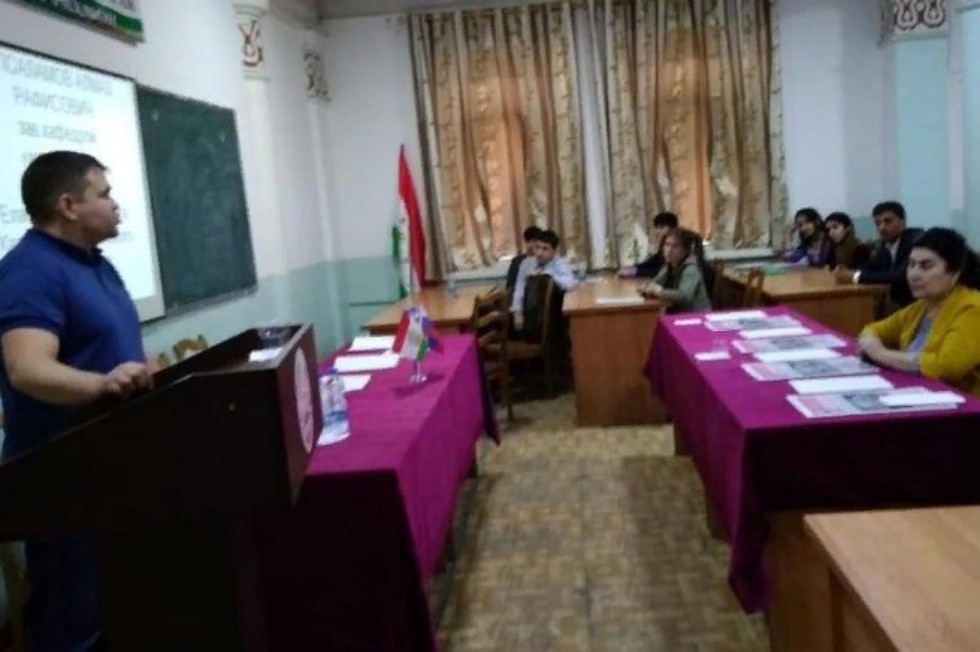 Преподаватель Елабужского института КФУ стал участником международной выставки 'Образование и карьера - 2019' Преподаватель Елабужского института КФУ стал участником международной выставки 'Образование и карьера - 2019'