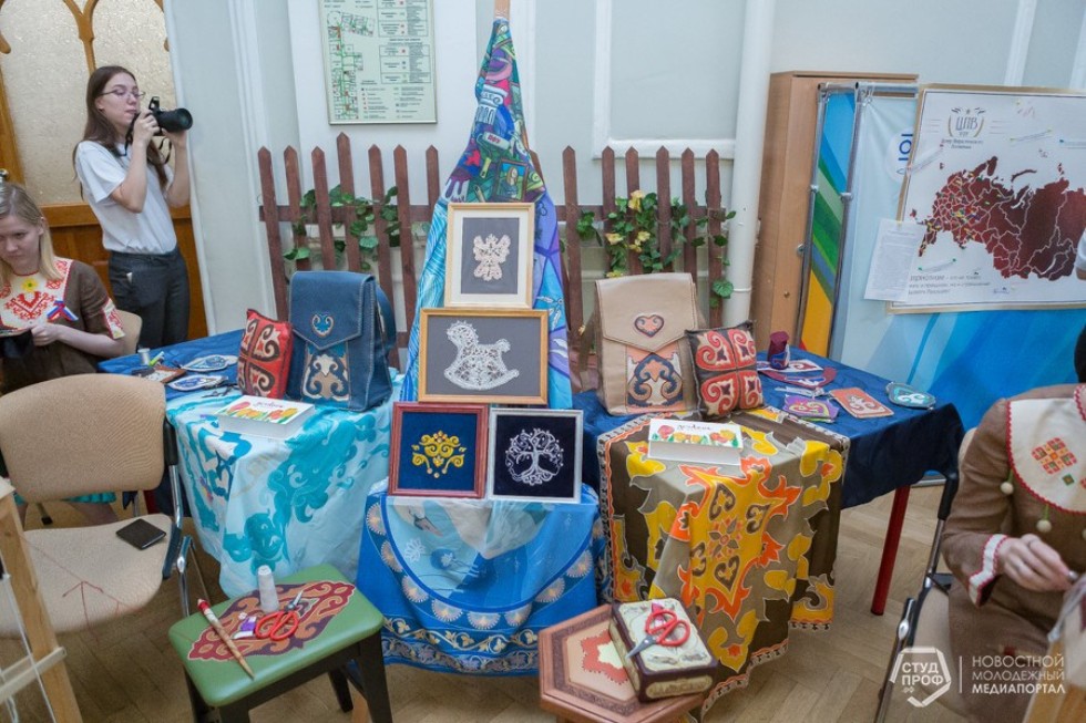 В КФУ обсудили современные подходы к гражданско-патриотическому воспитанию молодежи в студенческой среде В КФУ обсудили современные подходы к гражданско-патриотическому воспитанию молодежи в студенческой среде