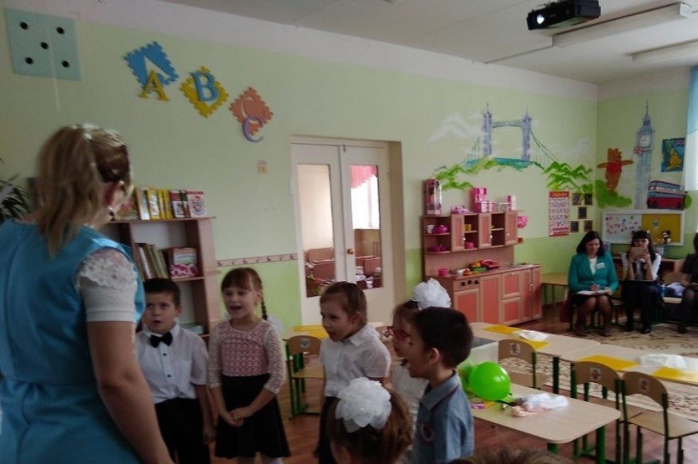 'Нужно ли изучать иностранный язык в детском саду?' 'Нужно ли изучать иностранный язык в детском саду?'