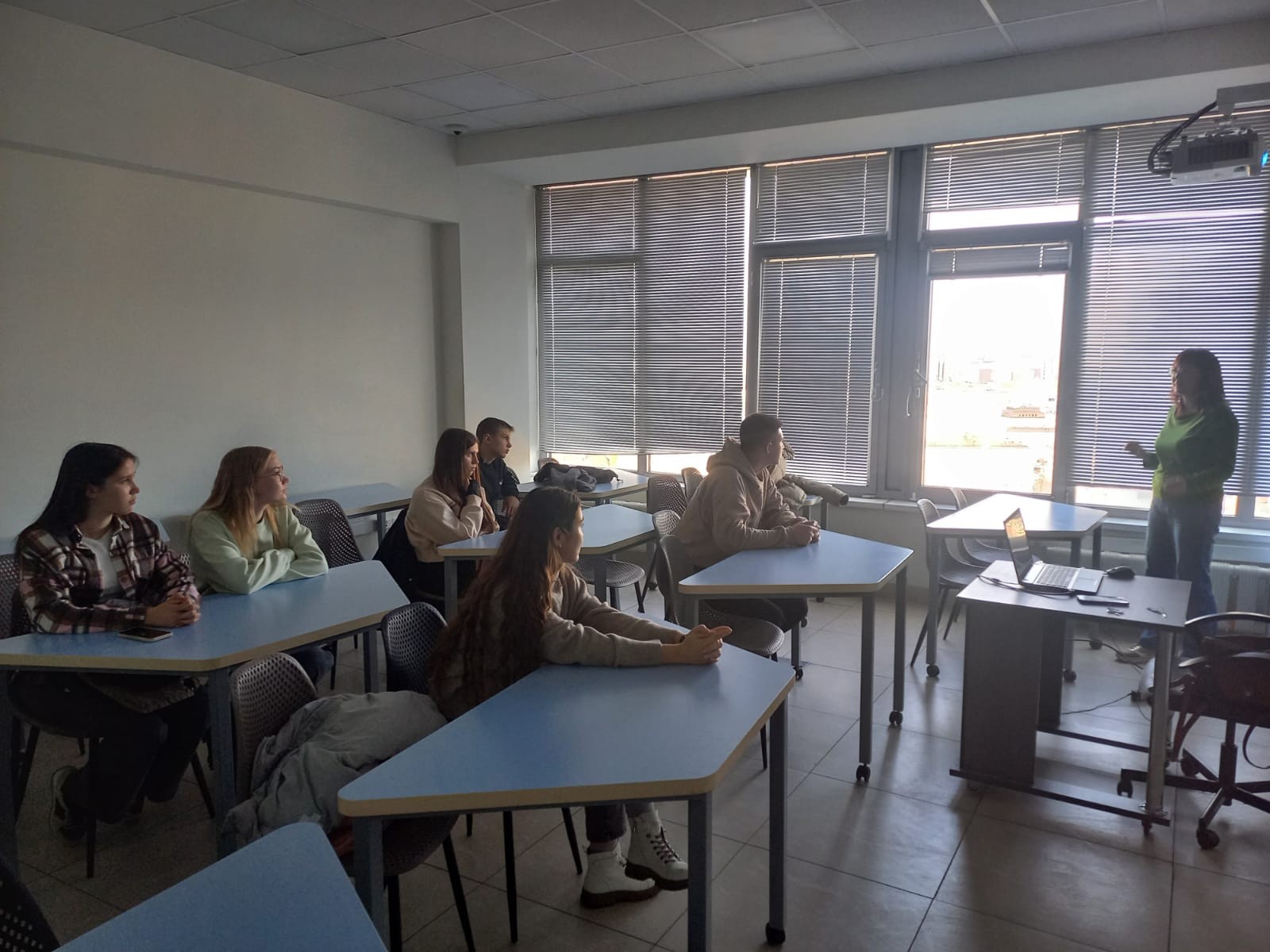 Школьники из Ижевска посетили ИСФНиМК Школьники из Ижевска посетили ИСФНиМК