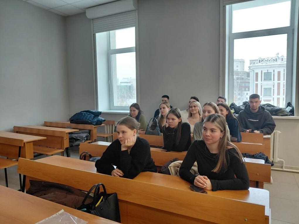 Кураторский час в честь Дня защитника Отечества: студенты обсудили историю праздника и значимость защиты Родины Кураторский час в честь Дня защитника Отечества: студенты обсудили историю праздника и значимость защиты Родины