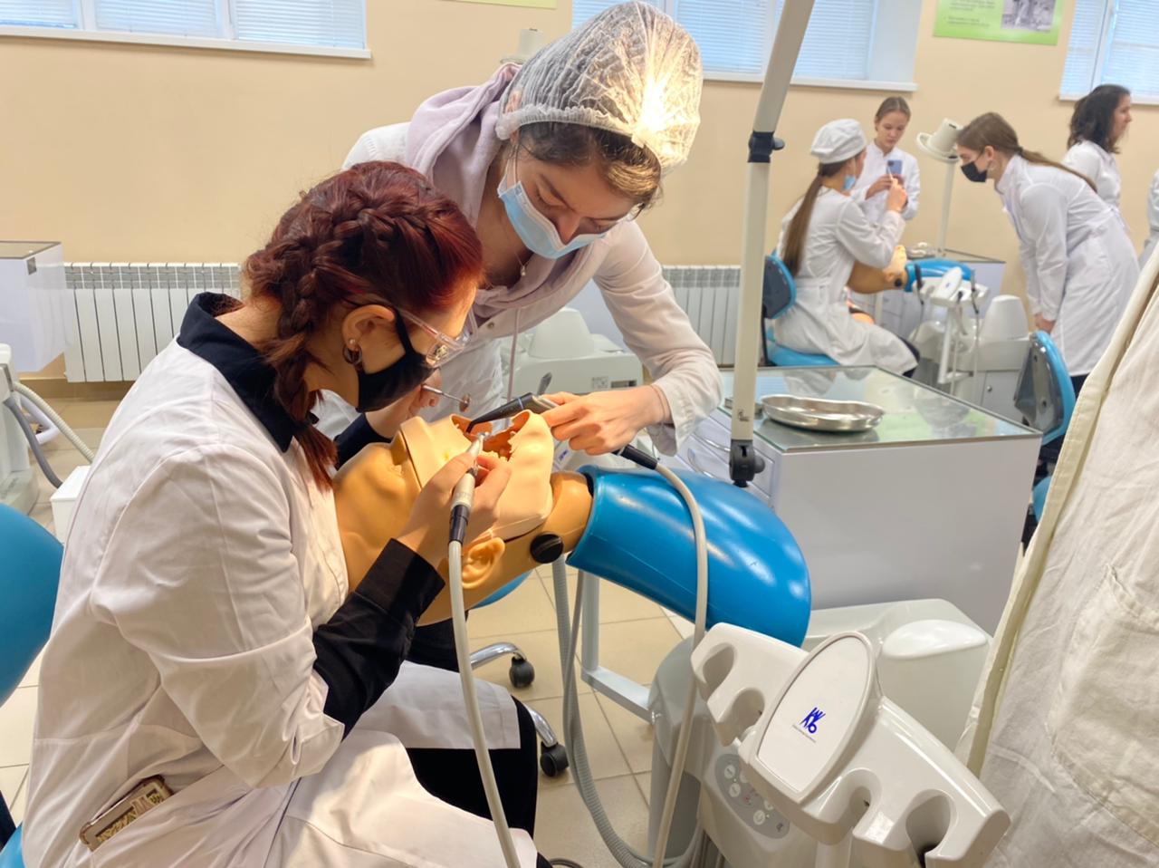 Профессиональные пробы для обучающихся в ИФМиБ КФУ в продолжаются Профессиональные пробы для обучающихся в ИФМиБ КФУ в продолжаются