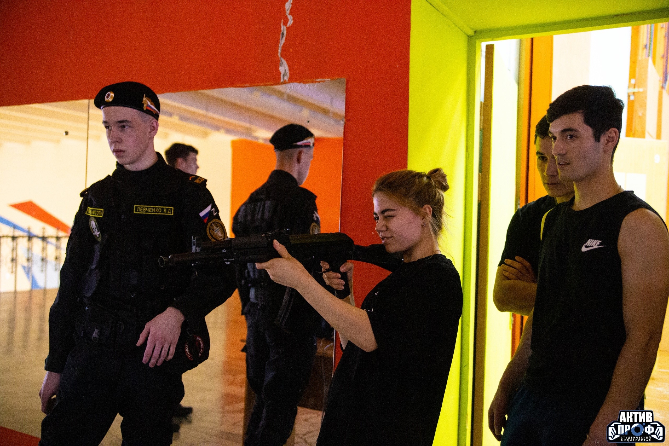 '�������� ���': ������, ���������� � ��������