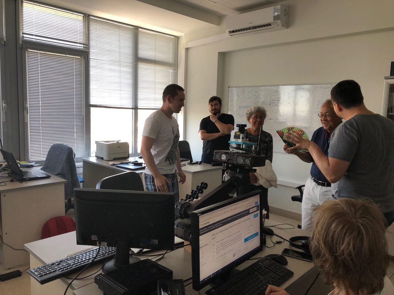 Professor of the University of California, Berkeley, visited the Laboratory of intelligent robotic systems Professor of the University of California, Berkeley, visited the Laboratory of intelligent robotic systems