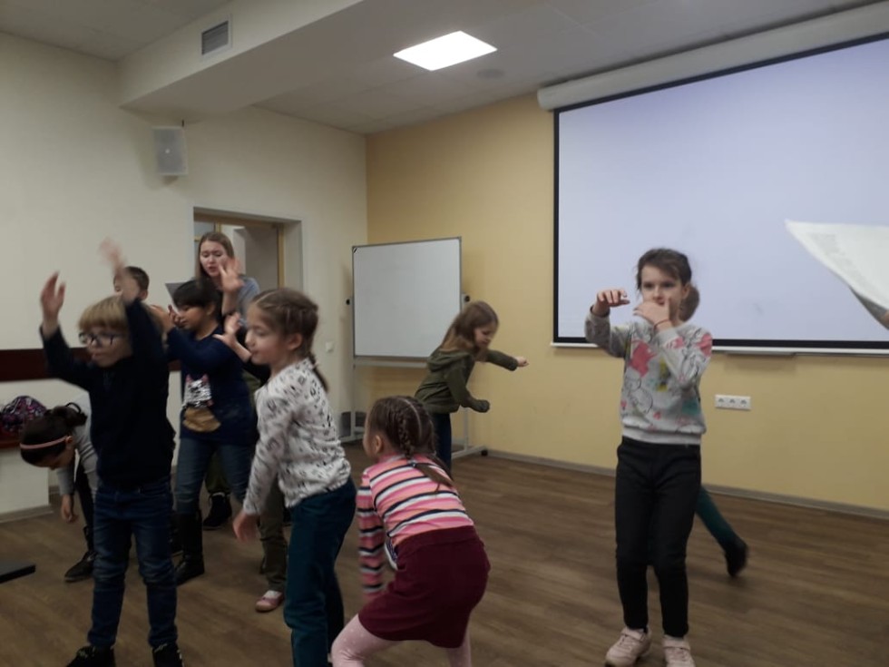 Актерский состав детского театра КФУ 'Радуга' работает над новым спектаклем Актерский состав детского театра КФУ 'Радуга' работает над новым спектаклем