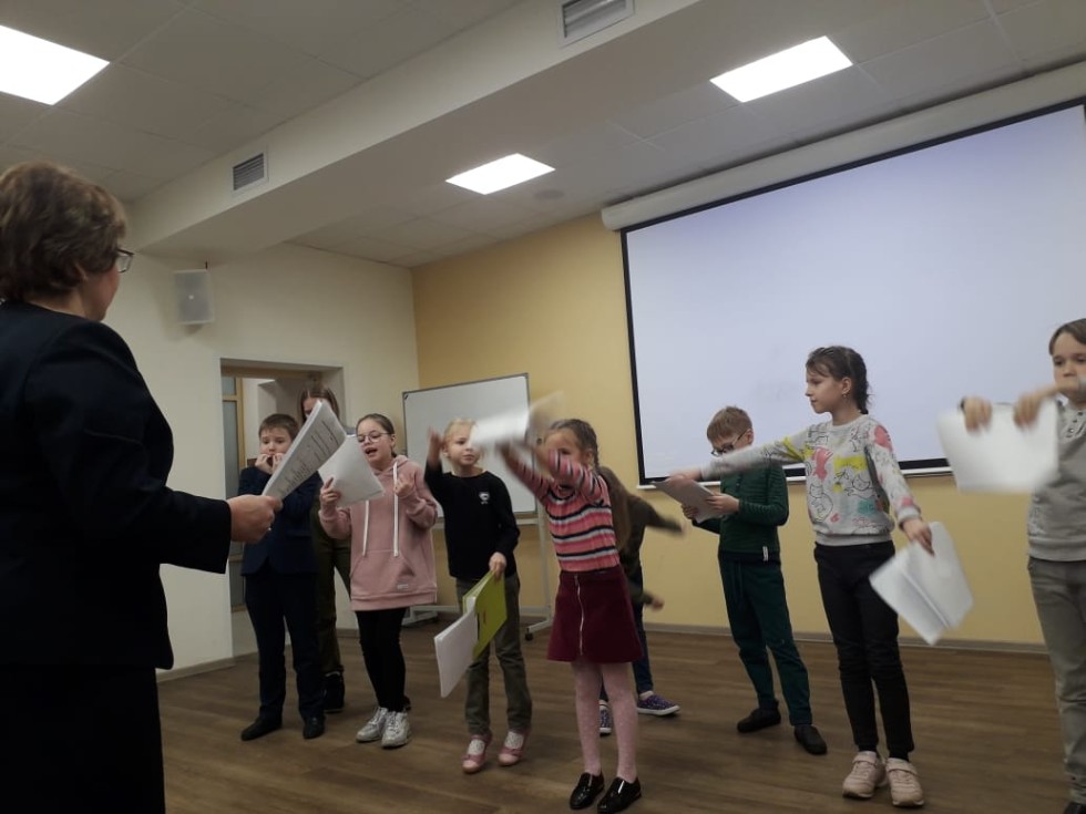 Актерский состав детского театра КФУ 'Радуга' работает над новым спектаклем Актерский состав детского театра КФУ 'Радуга' работает над новым спектаклем