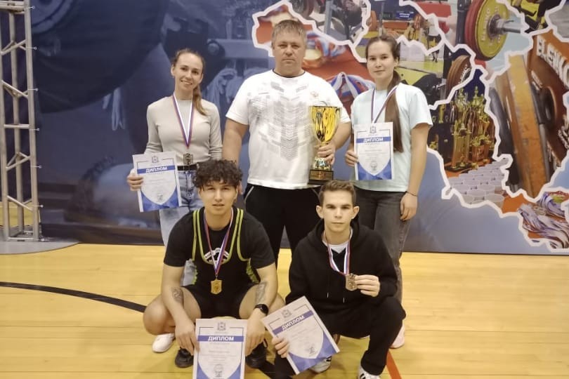 Чемпионат Приволжского федерального округа по пауэрлифтингу Чемпионат Приволжского федерального округа по пауэрлифтингу