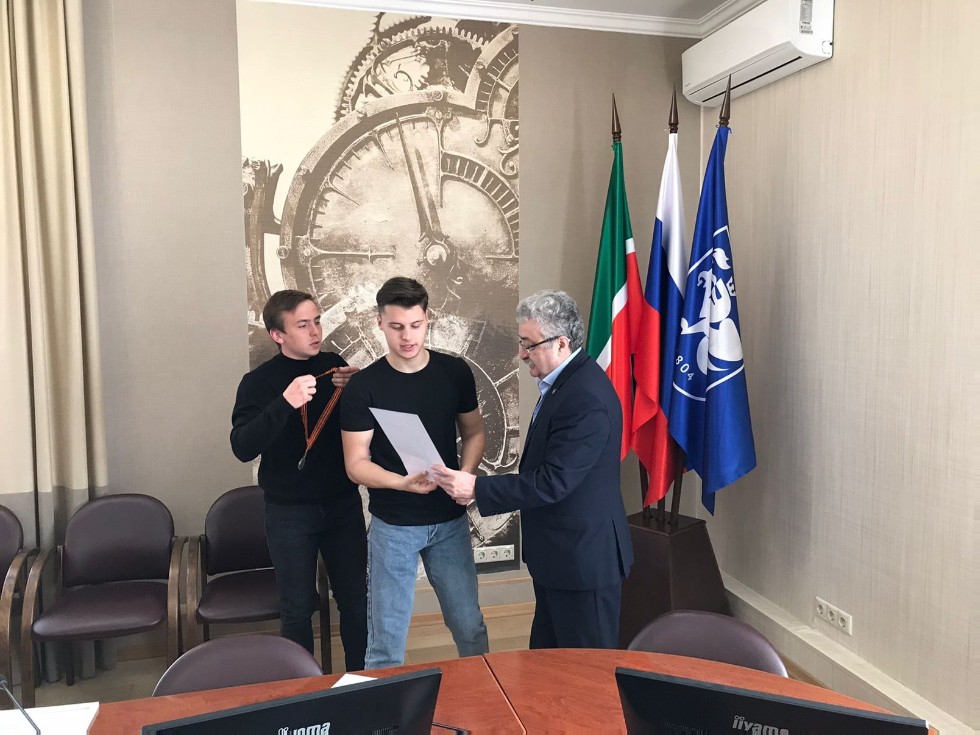 ���������� �������� ����� 1 ����� � ���������-�������������� ���� 