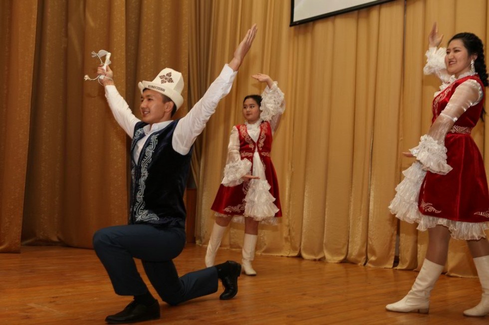 Фестиваль дружбы народов прошел в Елабужском институте КФУ Фестиваль дружбы народов прошел в Елабужском институте КФУ