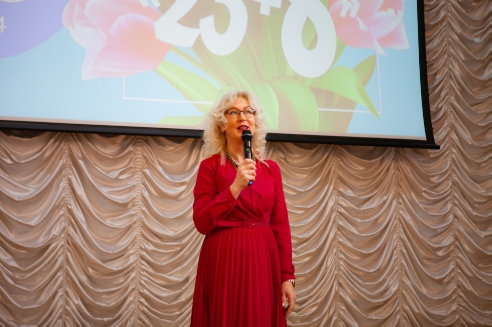 В Елабужском институте состоялся праздничный концерт '23+8' В Елабужском институте состоялся праздничный концерт '23+8'