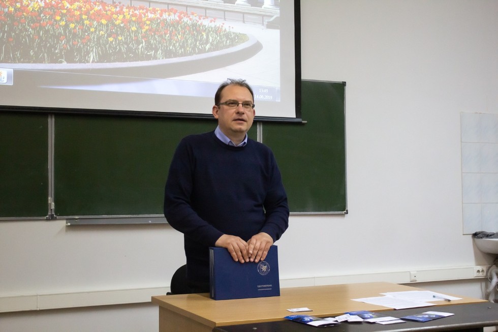 �������� ������������� ����� ������� ������ ��������