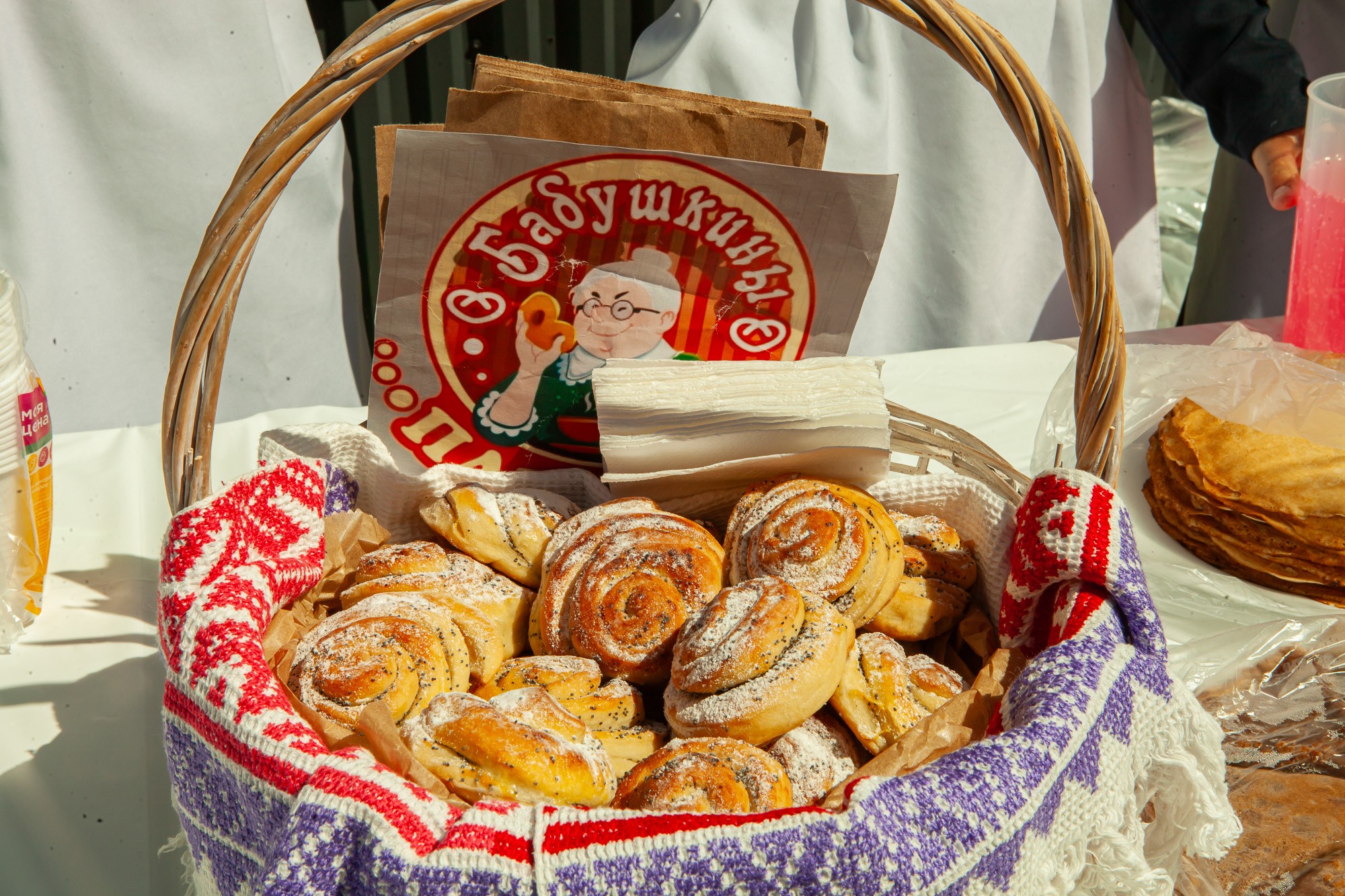 Благотворительная ярмарка 'Добрый университет' прошла в Университетской Благотворительная ярмарка 'Добрый университет' прошла в Университетской