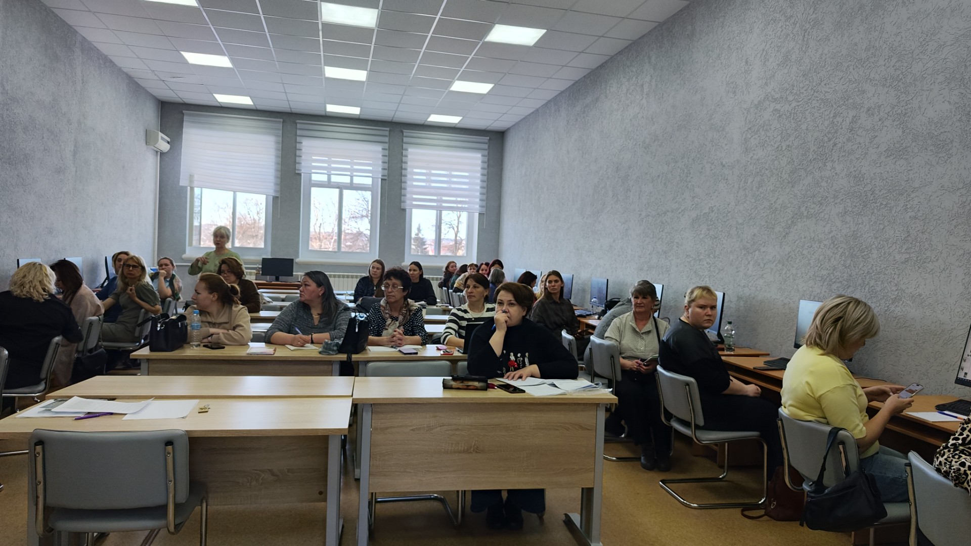 Учителя математики и информатики освоили искусственный интеллект в Елабужском институте КФУ Учителя математики и информатики освоили искусственный интеллект в Елабужском институте КФУ