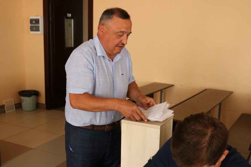 ������ ����� ����