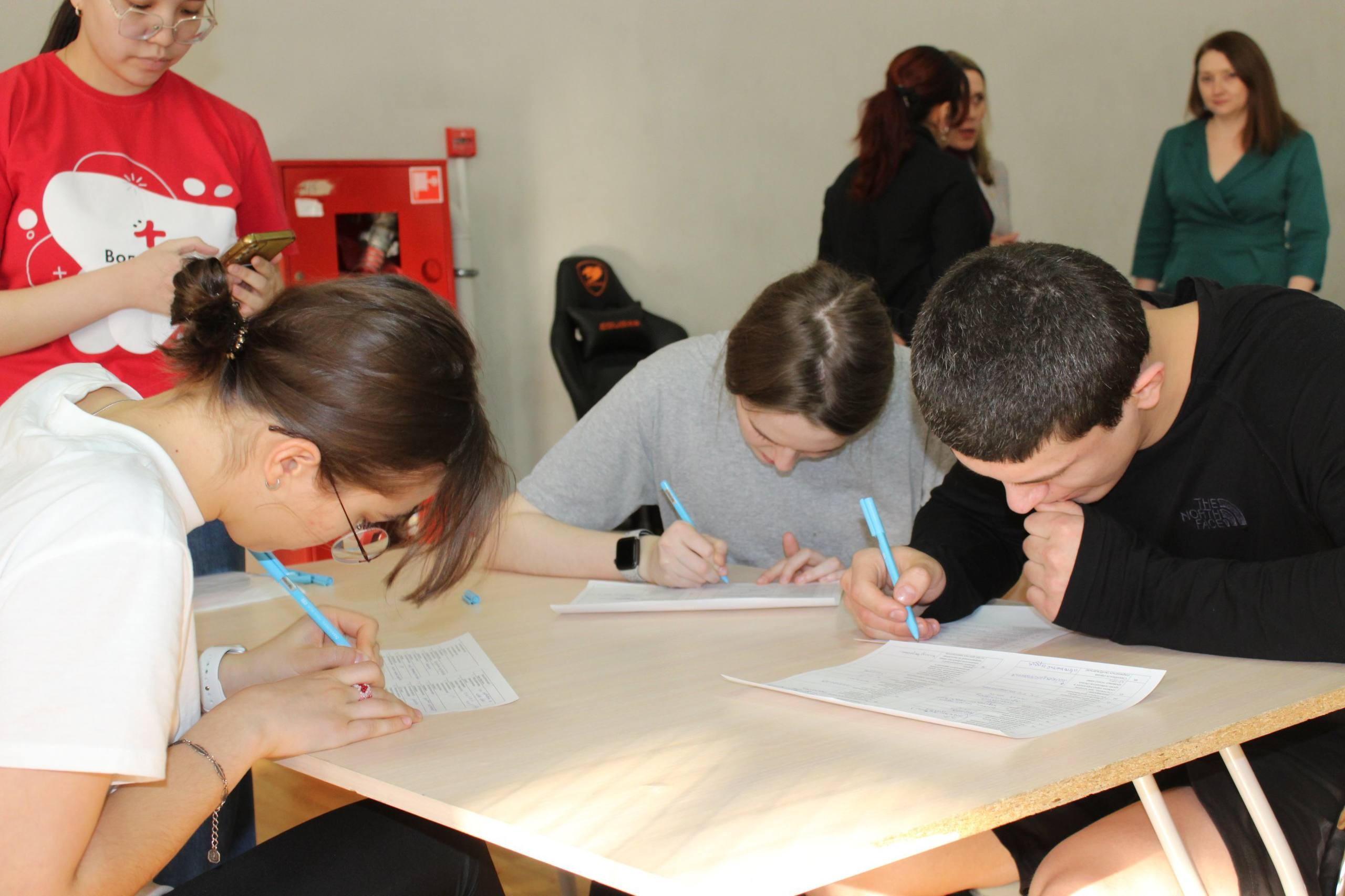 Студенты ИФМиБ КФУ награждены дипломом IV степени по итогам 'V студенческой олимпиадыпо нормальной физиологии Нижневолжского кластера' Студенты ИФМиБ КФУ награждены дипломом IV степени по итогам 'V студенческой олимпиадыпо нормальной физиологии Нижневолжского кластера'