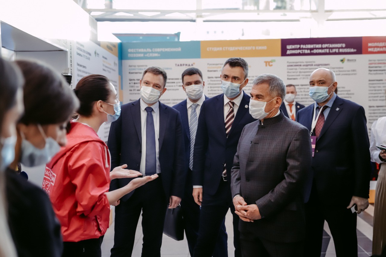 Young activists receive awards at Our Tatarstan - Land of Opportunities Forum Young activists receive awards at Our Tatarstan - Land of Opportunities Forum