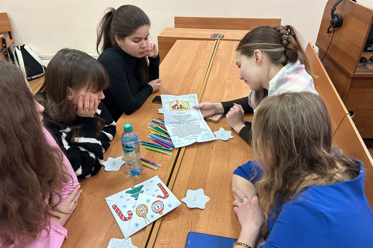 Студенты Елабужского института КФУ собрали новогодний праздник из пазлов Студенты Елабужского института КФУ собрали новогодний праздник из пазлов