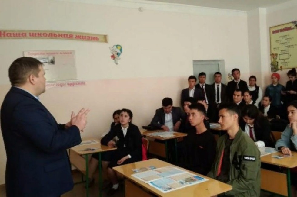 Преподаватель Елабужского института КФУ стал участником международной выставки 'Образование и карьера - 2019' Преподаватель Елабужского института КФУ стал участником международной выставки 'Образование и карьера - 2019'