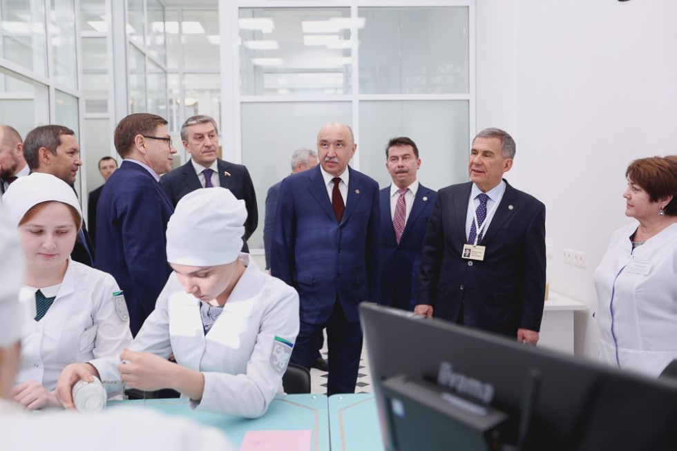 President of Tatarstan Rustam Minnikhanov Met with Medical Professionals in Renovated KFU Facilities