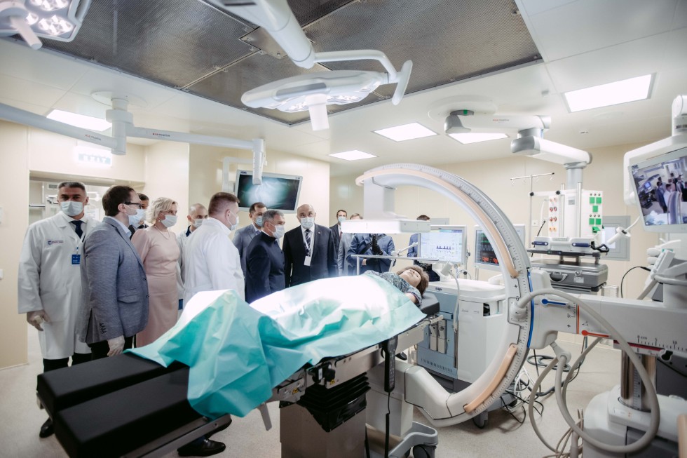 Center for Precision and Regenerative Medicine toured by President of Tatarstan Rustam Minnikhanov