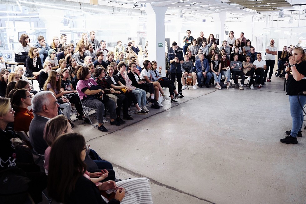 Кому сегодня нужен феминизм? Кому сегодня нужен феминизм?