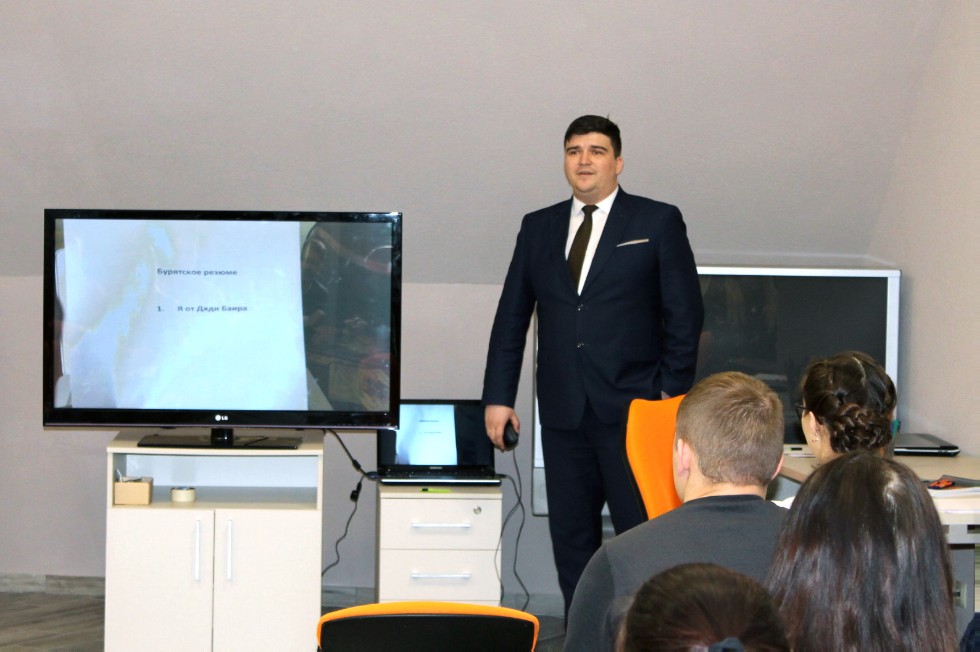 Экскурсия и персональный тренинг для будущих выпускников кафедры банковского дела в АО 'ТАТСОЦБАНК' Экскурсия и персональный тренинг для будущих выпускников кафедры банковского дела в АО 'ТАТСОЦБАНК'