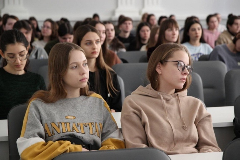 'Интернет-безопасность': что следует за этими словами? 'Интернет-безопасность': что следует за этими словами?