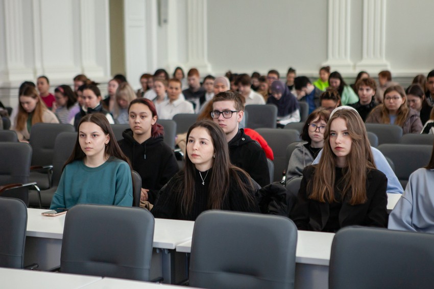 В Елабужском институте состоялась Всероссийская студенческая научно-практическая конференция В Елабужском институте состоялась Всероссийская студенческая научно-практическая конференция