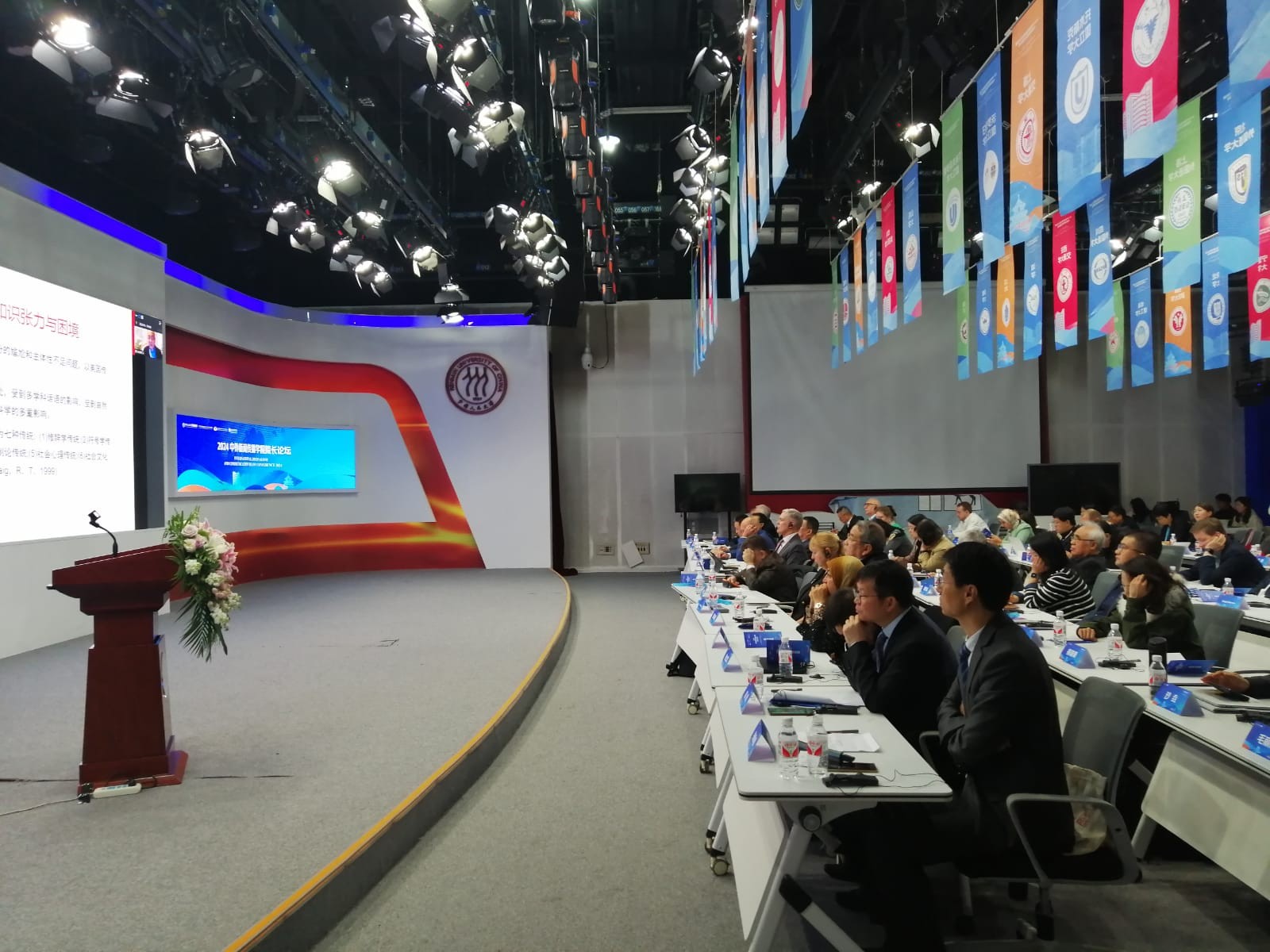 До стен недвижного Китая? До стен недвижного Китая?