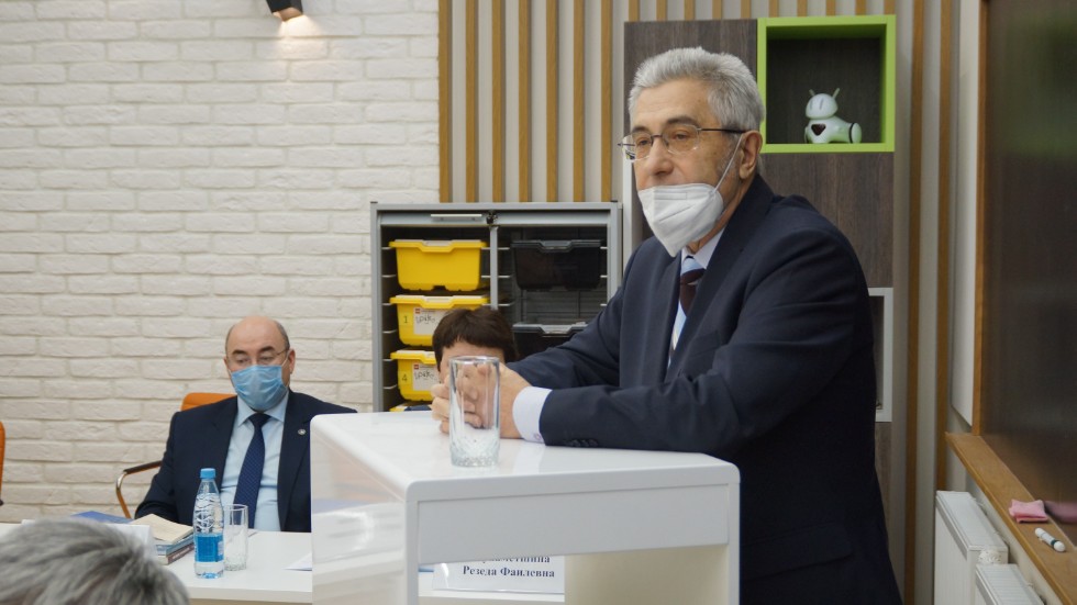 �������� ������������� ������-������������ �����������, ����������� 100-����� �� ��� �������� ��������� ��� ���������