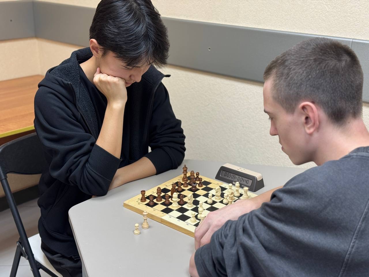 'Ход конем': в Деревне Универсиады прошел шахматный турнир среди иногородних студентов 'Ход конем': в Деревне Универсиады прошел шахматный турнир среди иногородних студентов