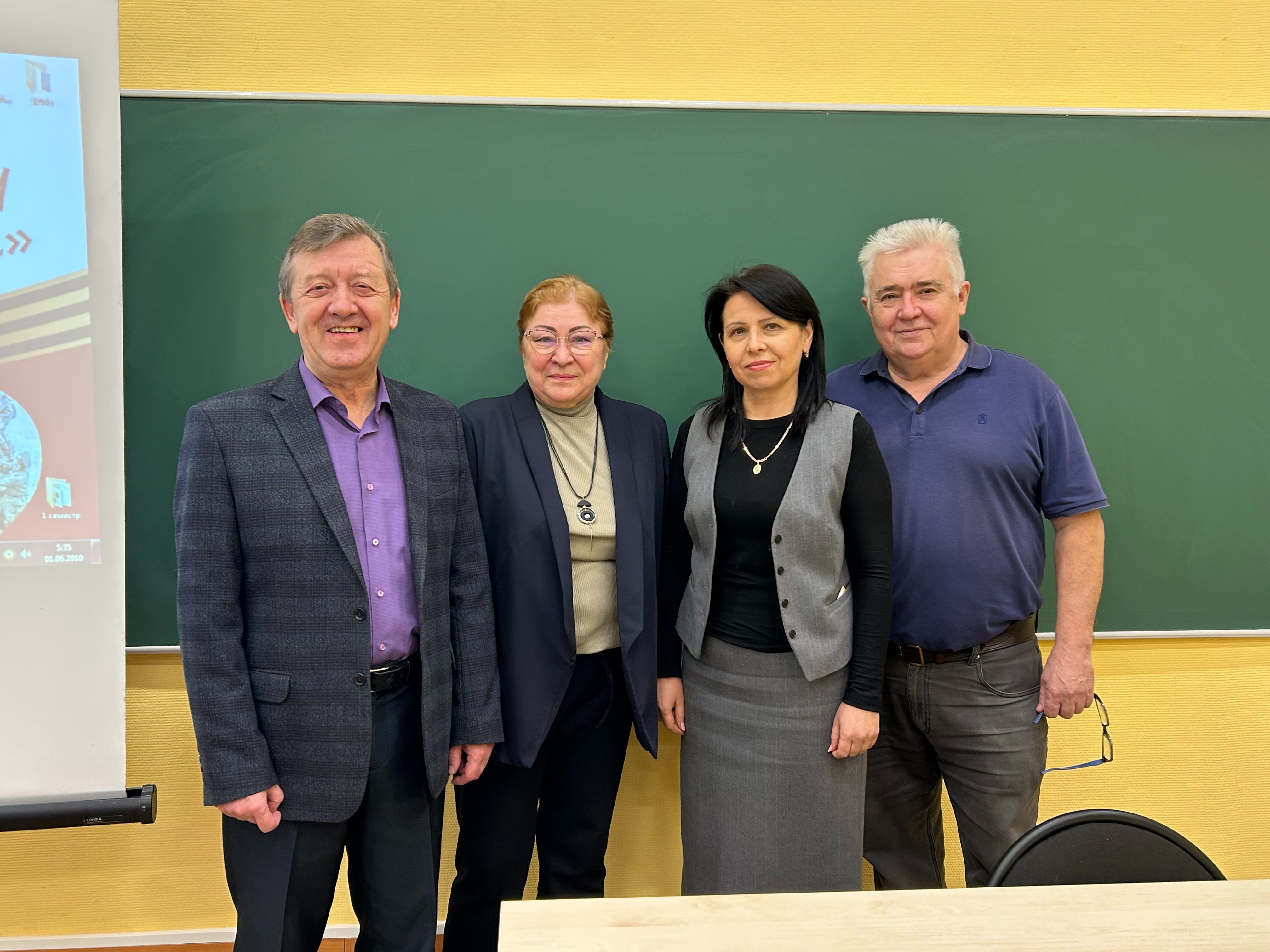 Ученые обсудили актуальные проблемы преподавания физики и смежных дисциплин Ученые обсудили актуальные проблемы преподавания физики и смежных дисциплин