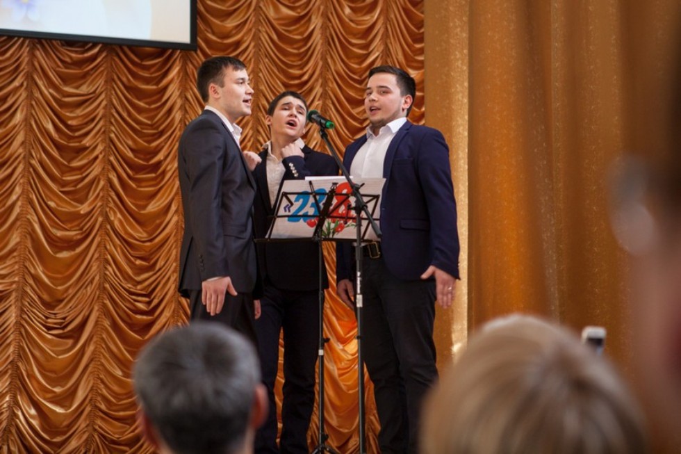 Праздничный концерт '23+8' прошел в Елабужском институте КФУ Праздничный концерт '23+8' прошел в Елабужском институте КФУ