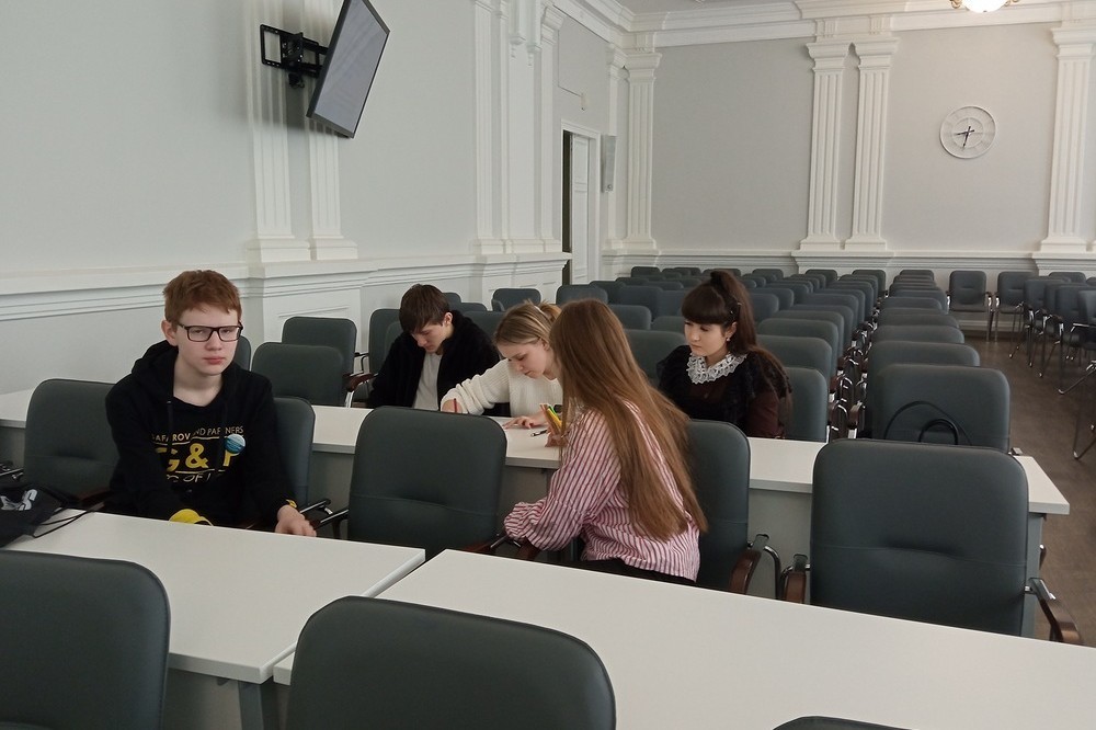 На элективном курсе 'Основы педагогики' обучающиеся психолого-педагогических классов Елабужского муниципального района Республики Татарстан определяют вектор профессионального развития педагога будущего На элективном курсе 'Основы педагогики' обучающиеся психолого-педагогических классов Елабужского муниципального района Республики Татарстан определяют вектор профессионального развития педагога будущего