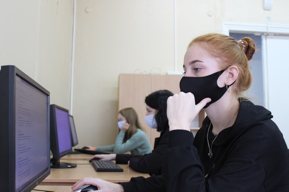 Студенты Елабужского института приняли участие во Всероссийском экономическом диктанте ,Елабужский институт КФУ