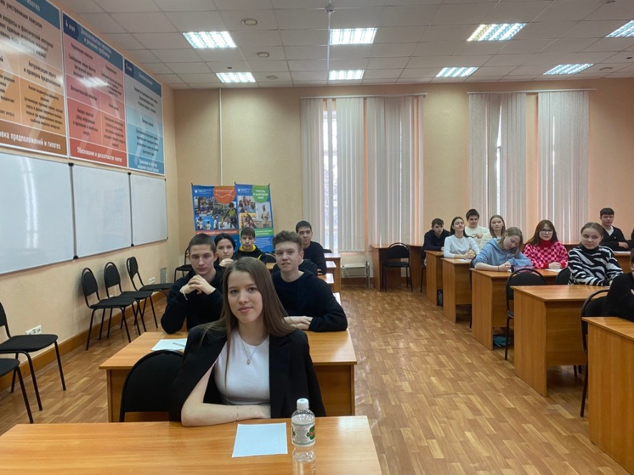 Преподаватели Елабужского института КФУ продолжают работу со школьниками психолого-педагогических классов г. Елабуги Преподаватели Елабужского института КФУ продолжают работу со школьниками психолого-педагогических классов г. Елабуги