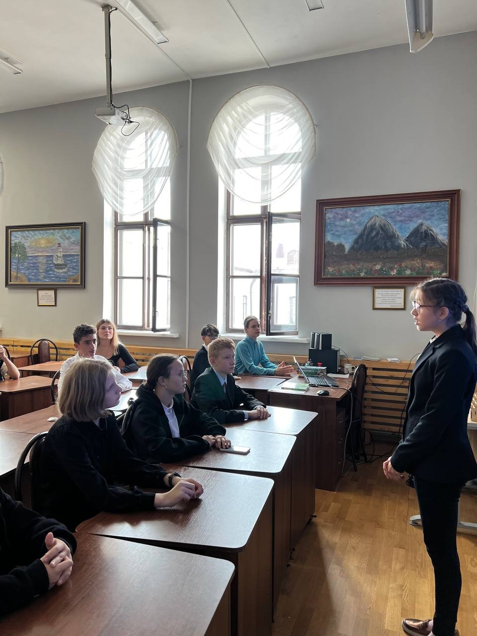 � ����� ��������� ������������� ����, ����������� 100-����� �� ��� �������� �.�. ���������