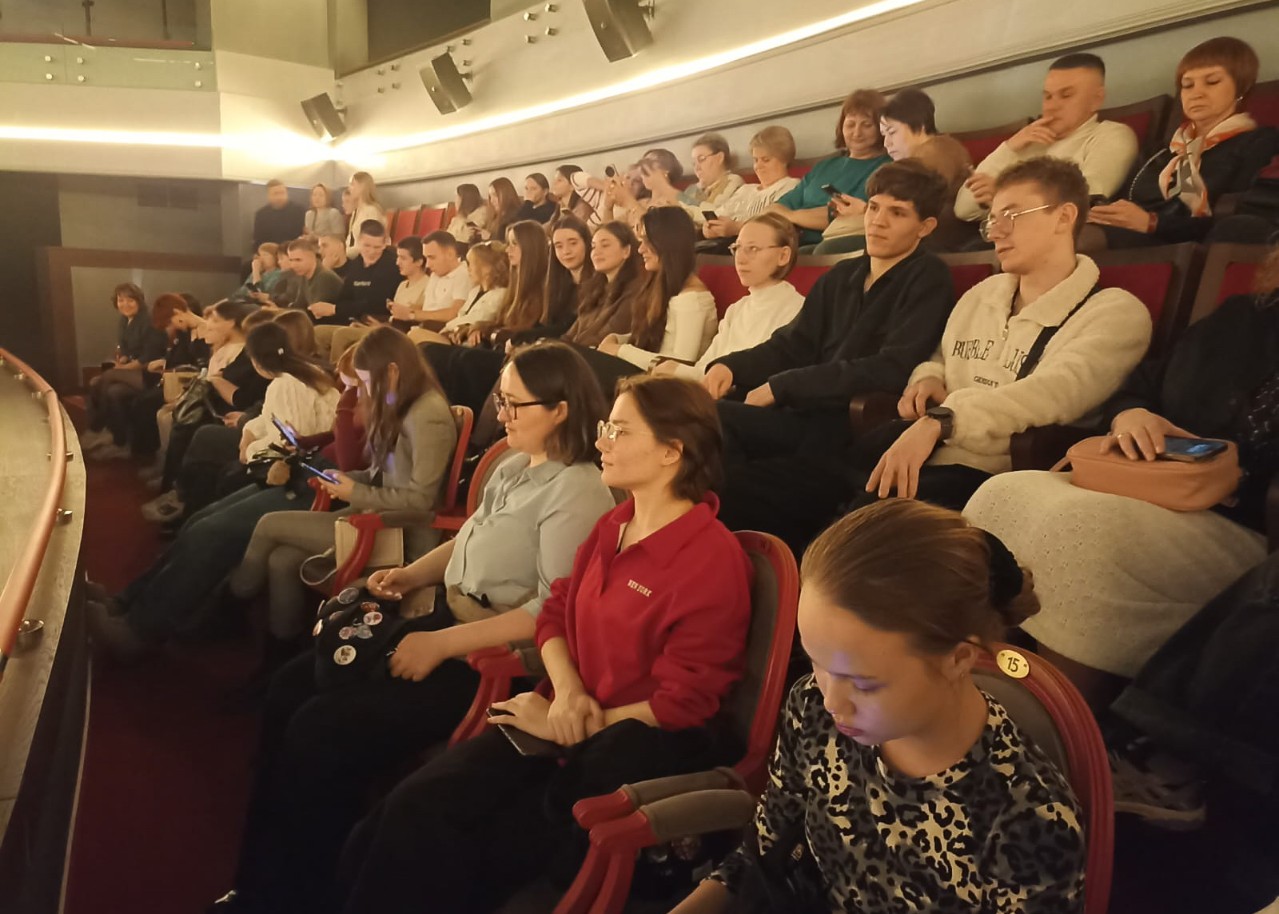 Поездка в театр 'Мастеровые' Поездка в театр 'Мастеровые'