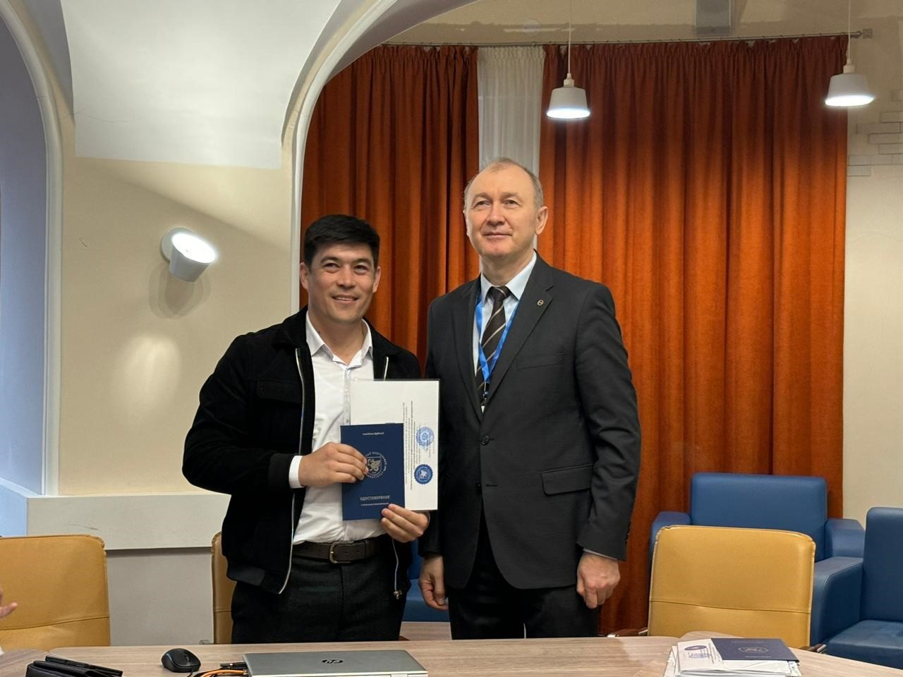 В Институте психологии и образования преподавателям Шахрисабзского государственного педагогического института вручили документы о повышении квалификации В Институте психологии и образования преподавателям Шахрисабзского государственного педагогического института вручили документы о повышении квалификации