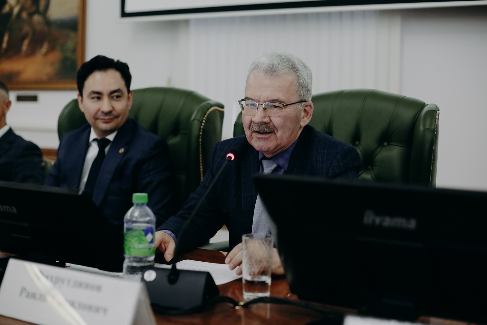 В Институте международных отношений, истории и востоковедения вручили дипломы по программе 'Синхронный перевод (арабский язык)' В Институте международных отношений, истории и востоковедения вручили дипломы по программе 'Синхронный перевод (арабский язык)'