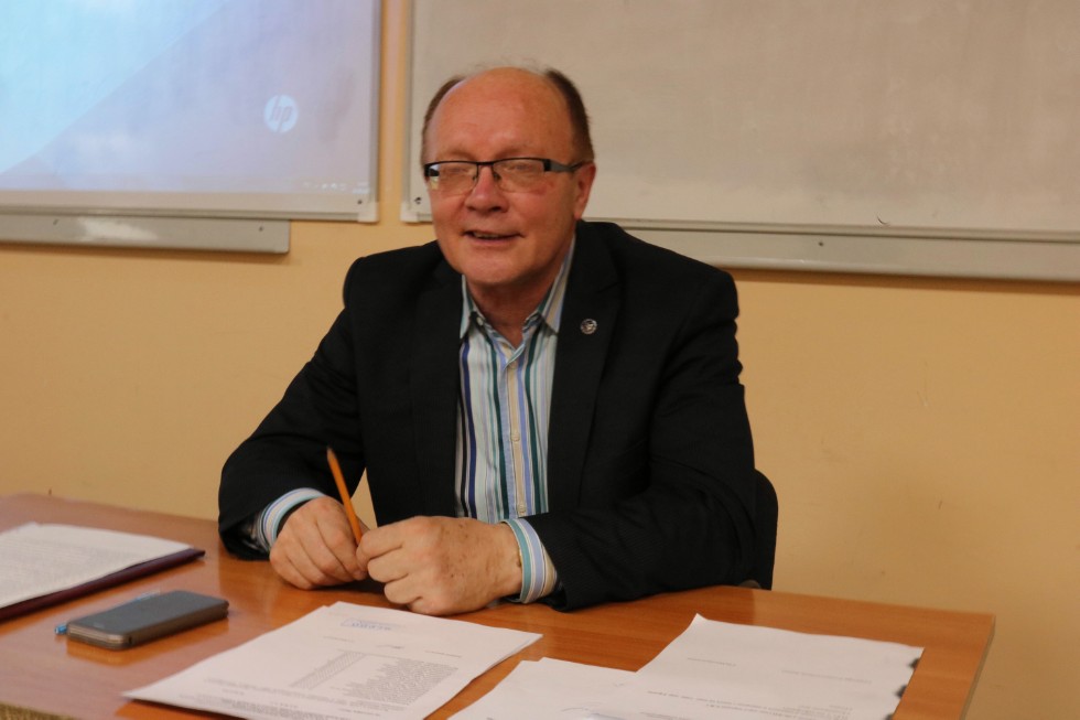 ������ ����� ����