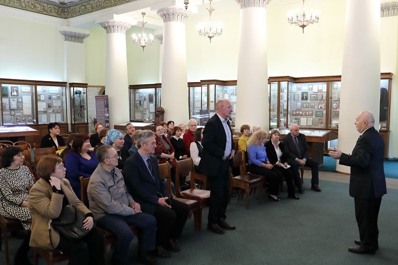 В Музее истории КФУ состоялась церемония награждения активистов Совета ветеранов В Музее истории КФУ состоялась церемония награждения активистов Совета ветеранов