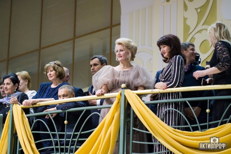 Торжественный бал в честь Дня рождения университета прошел в Елабужском институте КФУ Торжественный бал в честь Дня рождения университета прошел в Елабужском институте КФУ