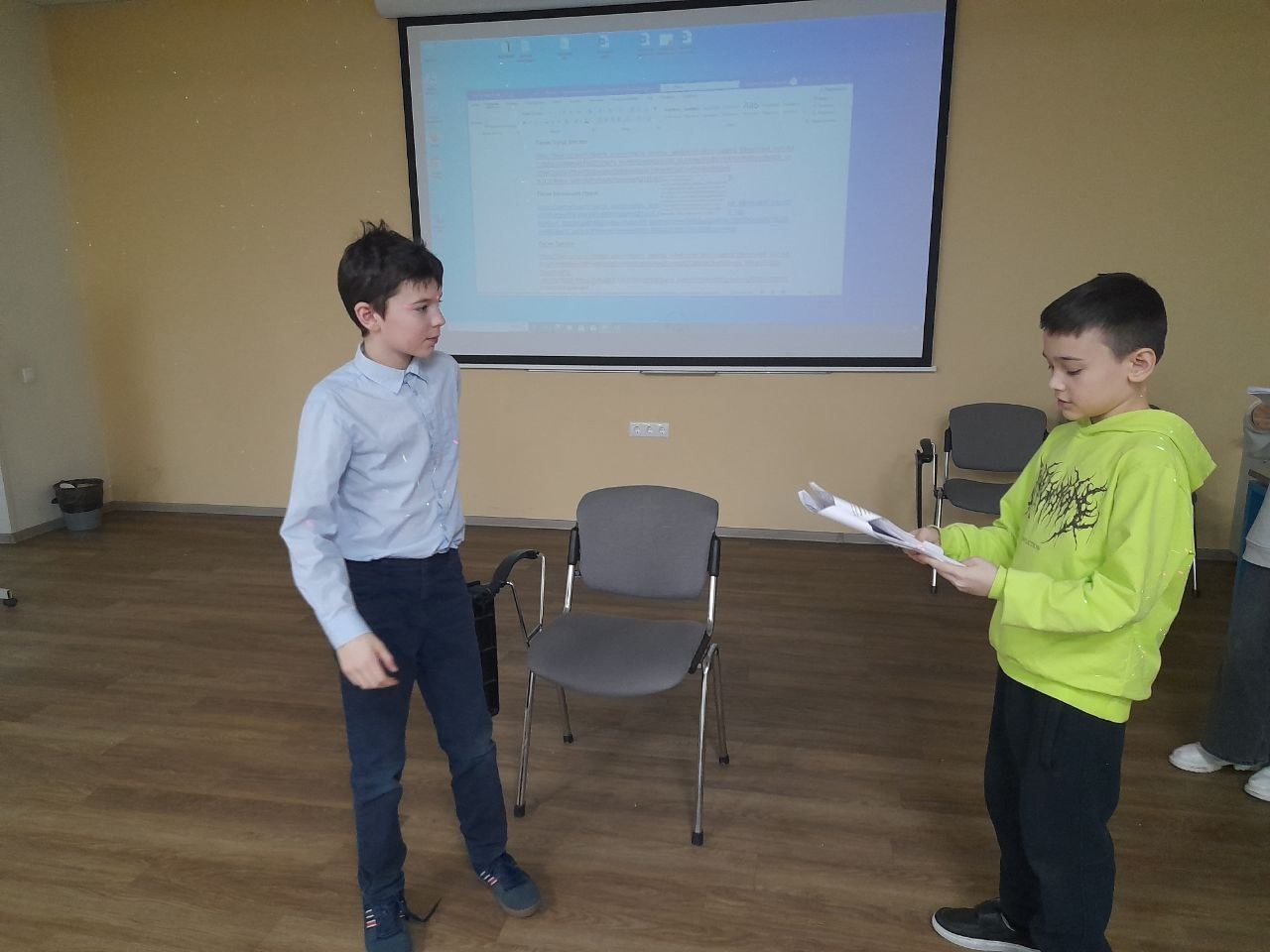 Репетиция детского спектакля по повести 'Маленький принц' в детском театре КФУ 'Радуга' Репетиция детского спектакля по повести 'Маленький принц' в детском театре КФУ 'Радуга'