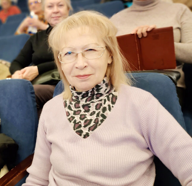 Студенты серебряного возраста продолжают знакомство с историей Казани Студенты серебряного возраста продолжают знакомство с историей Казани