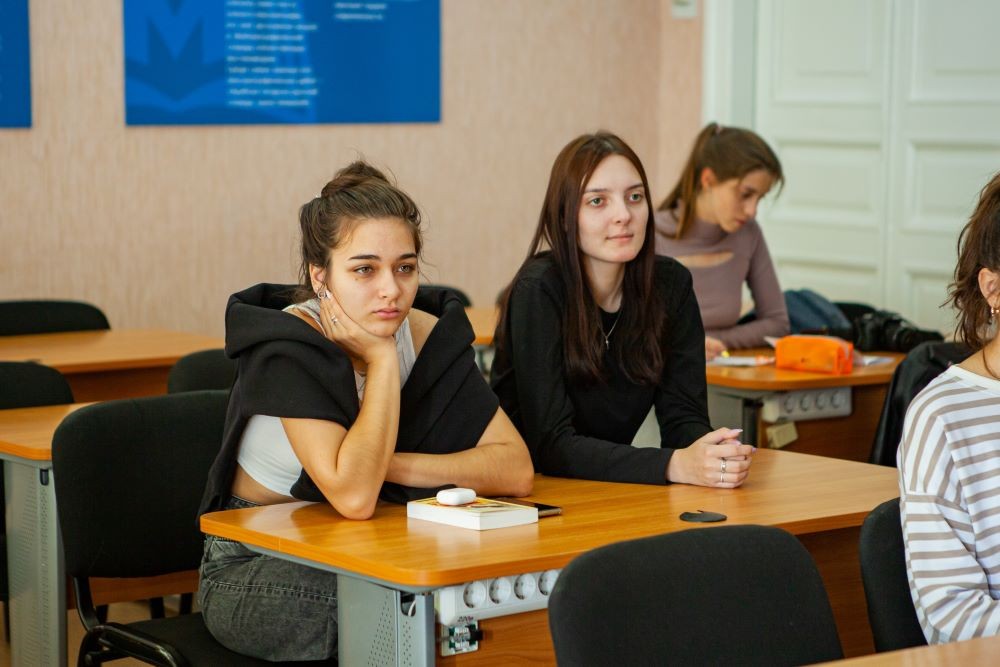 IX Махмутовские чтения прошли 26-27 сентября в стенах Елабужского института КФУ IX Махмутовские чтения прошли 26-27 сентября в стенах Елабужского института КФУ