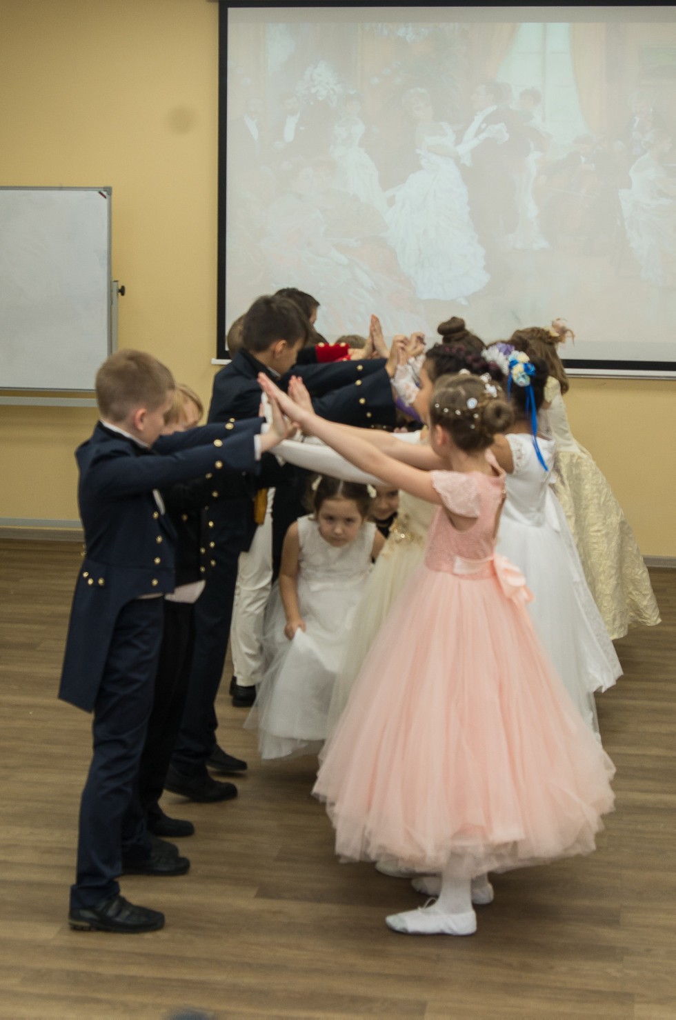 В детском театре КФУ 'Радуга' прошла премьера спектакля 'Россия мне раскрылась в тебе, Казанский университет!' В детском театре КФУ 'Радуга' прошла премьера спектакля 'Россия мне раскрылась в тебе, Казанский университет!'